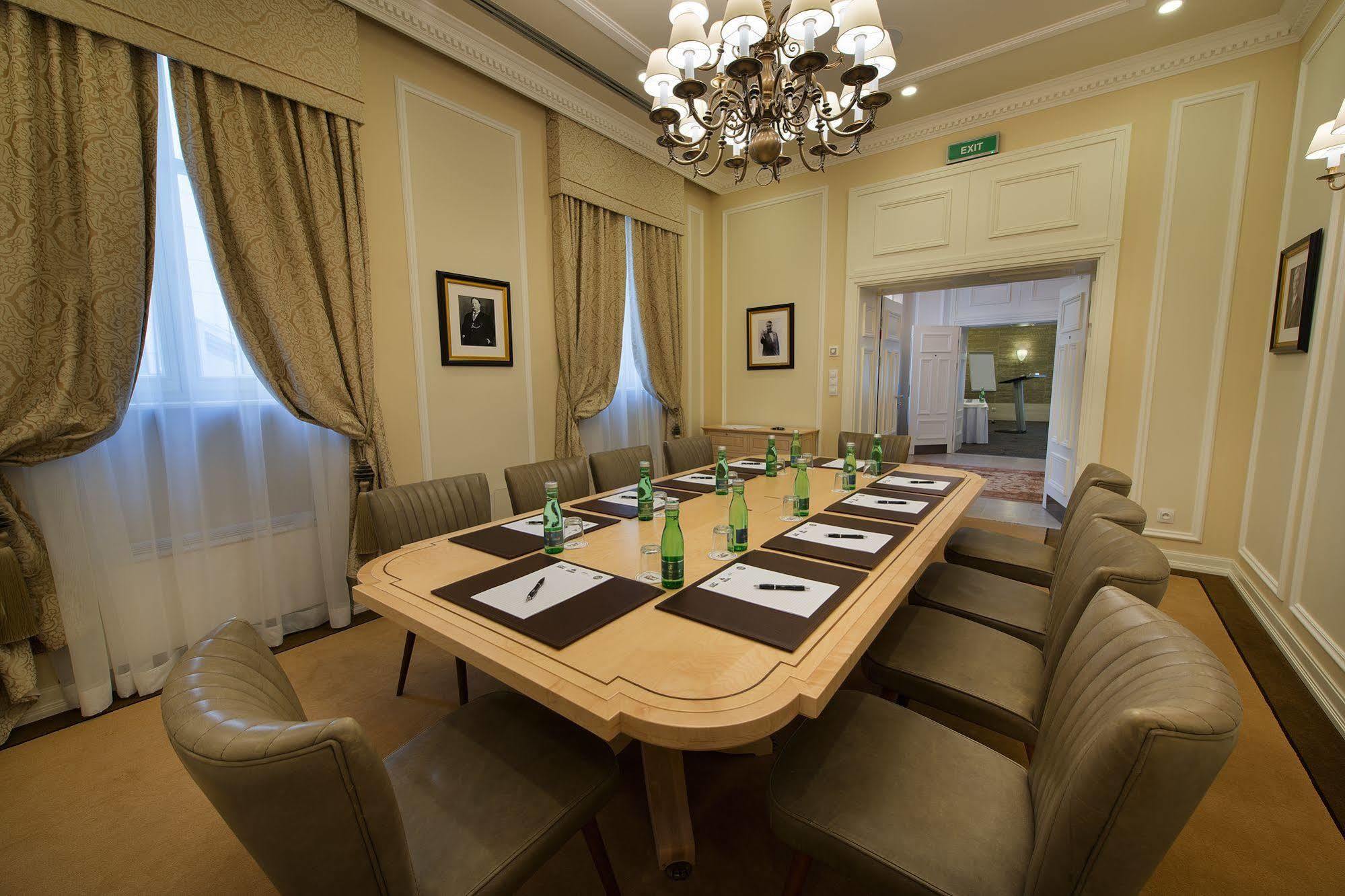 Hotel Wilson Palace By Loft Pressburg